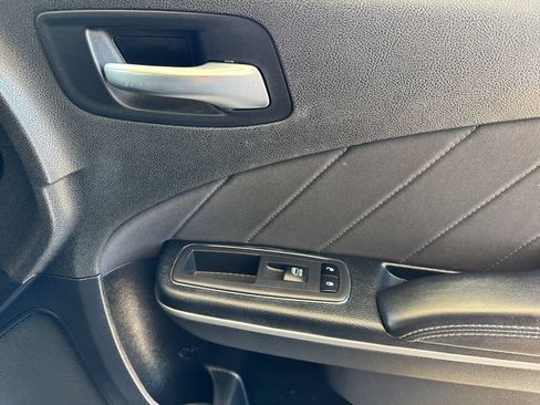 Used 2022 Dodge Charger SXT RWD image 18