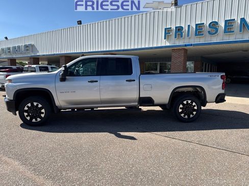 Used 2020 Chevrolet Silverado 2500 Custom w/ Custom Value Package AWD/4WD image 2