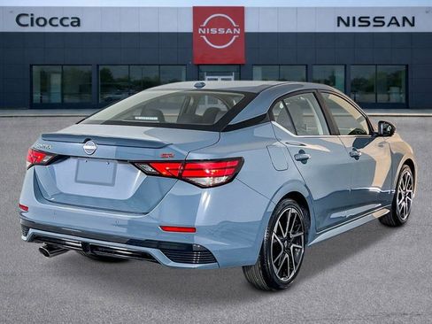New 2025 Nissan Sentra SR w/ SR Premium Package FWD image 4