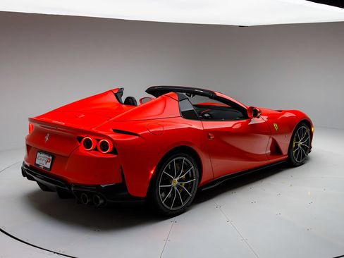 Used 2023 Ferrari 812 GTS RWD image 3