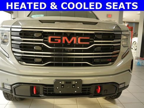 Used 2024 GMC Sierra 1500 AT4 w/ Technology Package image 5