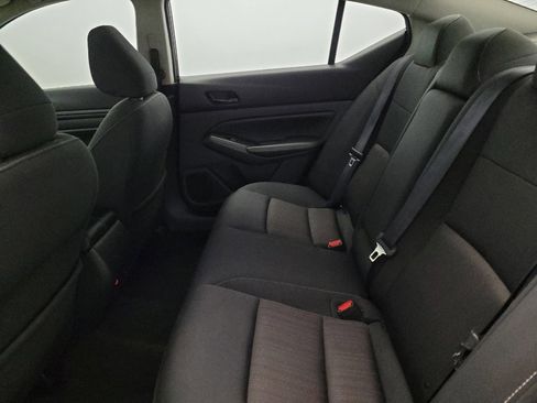 Used 2024 Nissan Altima 2.5 SV image 18