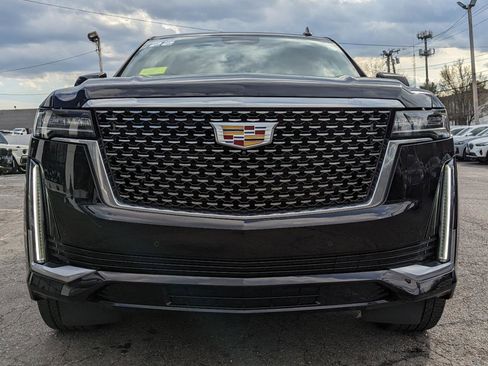 Used 2022 Cadillac Escalade Premium Luxury RWD image 4