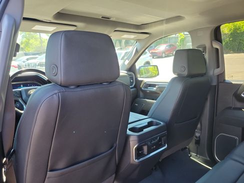 Used 2025 Chevrolet Silverado 1500 LTZ w/ Technology Package AWD/4WD image 15