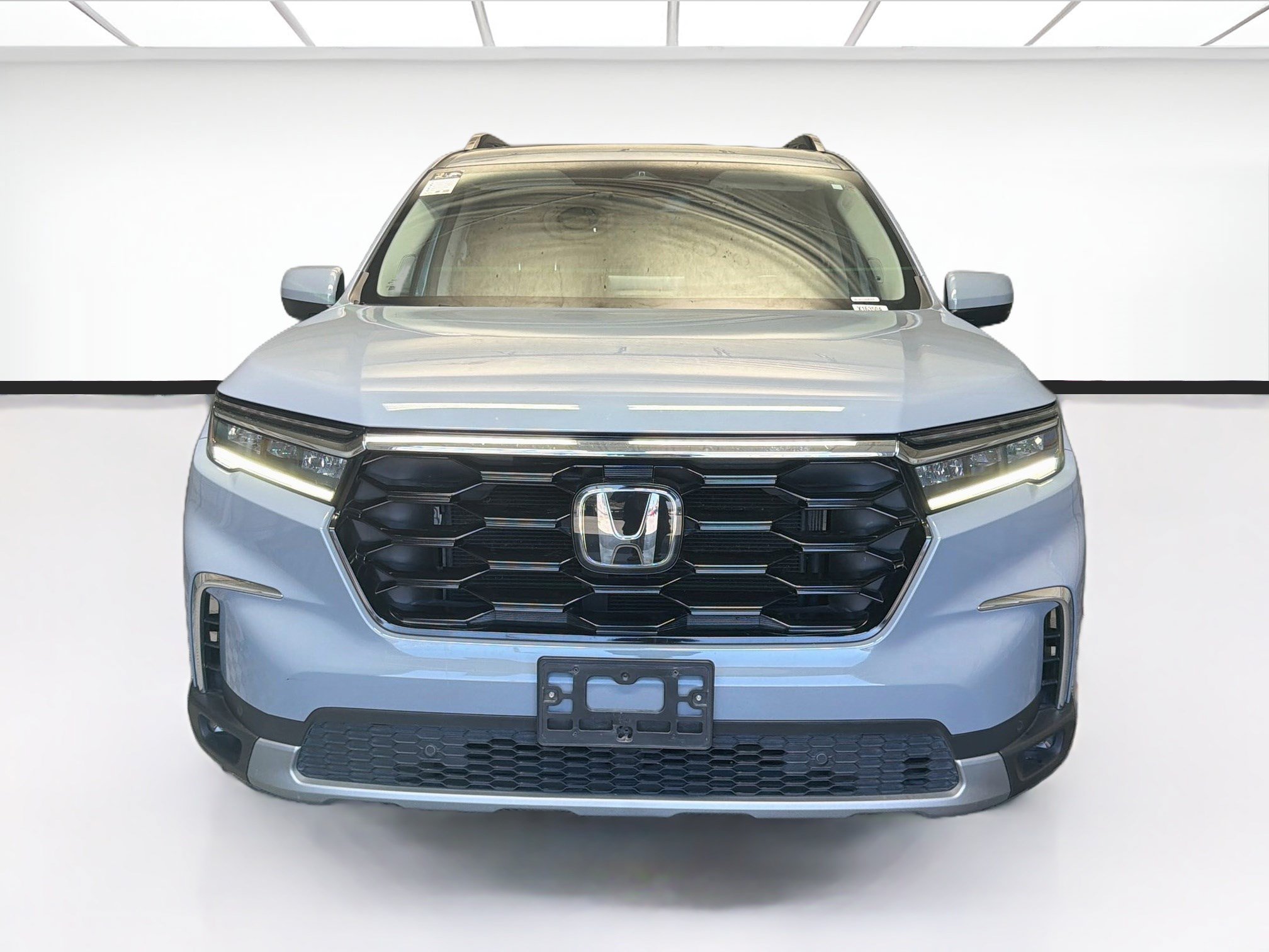 Used 2024 Honda Pilot Touring image 2