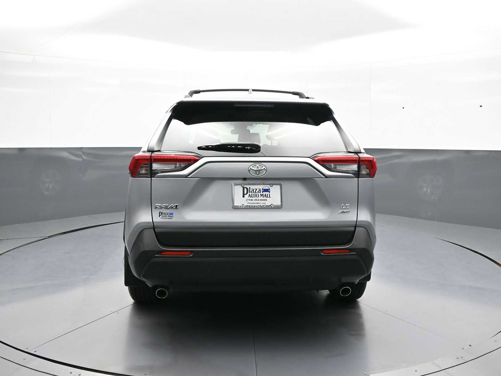 Used 2021 Toyota RAV4 LE AWD/4WD image 7