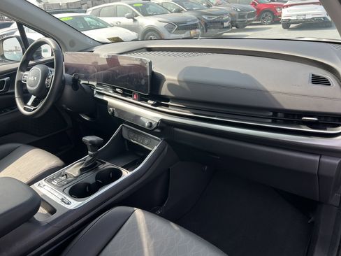 Certified 2026 Kia Carnival SX w/ SX Dark Edition Package image 15