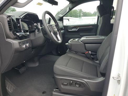 New 2025 GMC Sierra 1500 Elevation image 19