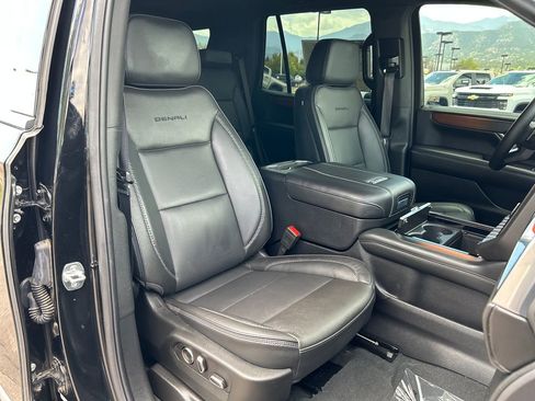 Used 2025 GMC Yukon Denali w/ Sun & Power Step Package AWD/4WD image 26