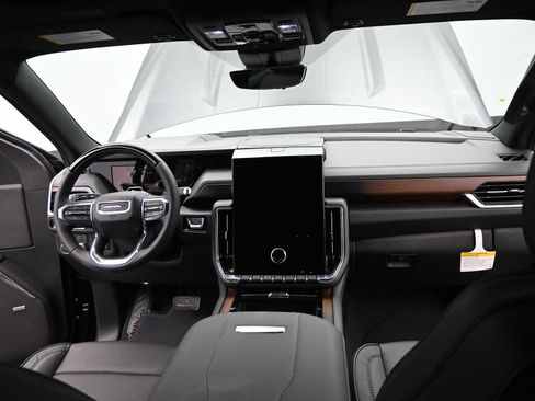 New 2026 GMC Yukon XL Denali w/ Denali Reserve Package image 23