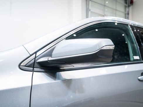 Used 2024 GMC Terrain SLT image 12