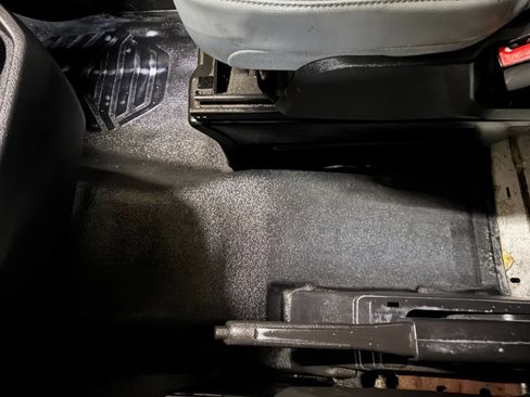 Used 2016 Ford Transit 250 130 Low Roof image 30