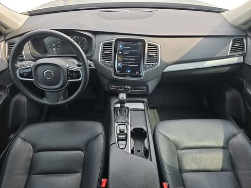 Used 2021 Volvo XC90 T5 Momentum w/ Protection Package Premier FWD image 9