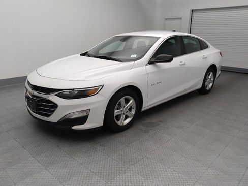 Used 2024 Chevrolet Malibu LS FWD image 2