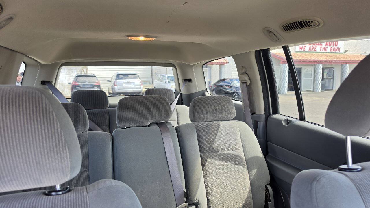 Used 2004 Dodge Durango SLT w/ Trailer Tow Group RWD image 7