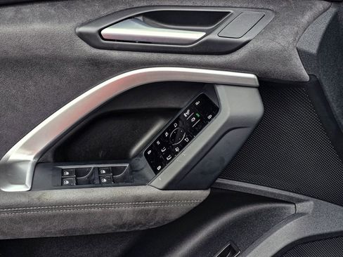 Used 2025 Audi SQ5 Prestige image 12