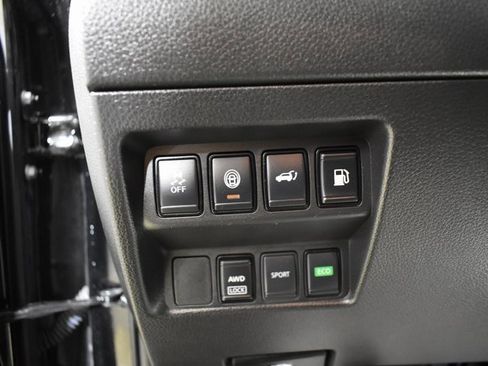 Used 2020 Nissan Rogue SV image 14