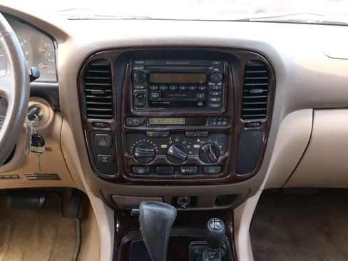 Used 2000 Toyota Land Cruiser AWD/4WD image 29