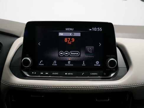 Used 2023 Nissan Rogue SV FWD image 11