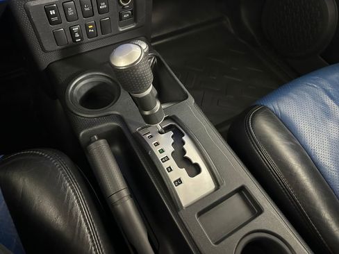 Used 2007 Toyota FJ Cruiser 4WD image 19