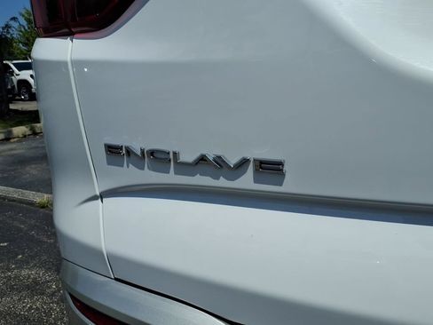 Certified 2024 Buick Enclave Essence FWD image 11