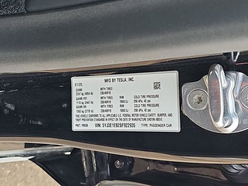 Used 2025 Tesla Model 3 Long Range image 40