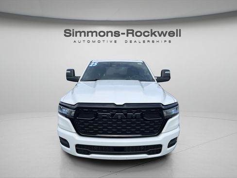 Used 2025 RAM 1500 Big Horn AWD/4WD image 8