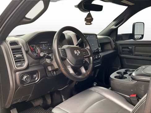 Used 2022 RAM 3500 Tradesman w/ Chrome Appearance Group AWD/4WD image 13