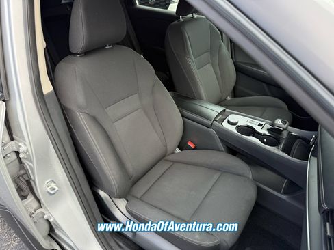 Used 2024 Nissan Rogue S AWD/4WD image 9