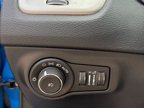 Used 2021 Jeep Compass Latitude w/ Sun and Sound Group AWD/4WD image 42