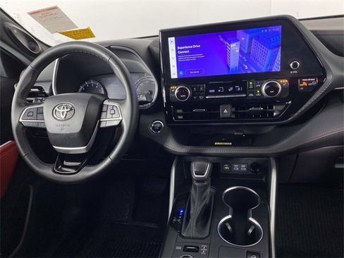 Used 2023 Toyota Highlander XSE image 14