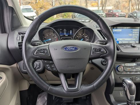 Used 2019 Ford Escape SEL image 18