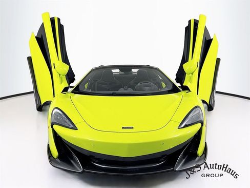 Used 2020 McLaren 600LT Spider image 2
