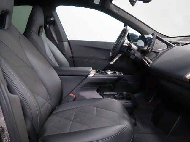 Used 2024 BMW iX xDrive50 w/ Sport Package AWD/4WD image 15