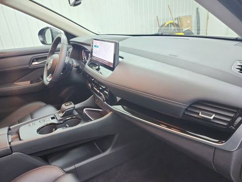 Used 2024 Nissan Rogue SL w/ SL Premium Package image 37