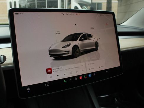 Used 2023 Tesla Model 3 Standard Range RWD image 31
