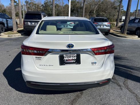 Used 2018 Toyota Avalon XLE Premium image 9