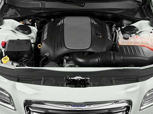 Used 2014 Chrysler 300 C image 18