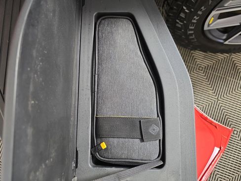 Used 2022 Rivian R1T Launch Edition image 33