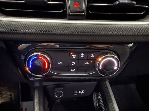 Used 2025 Chevrolet TrailBlazer LT image 18