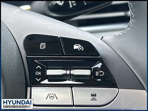 New 2026 Hyundai Elantra Limited FWD image 30