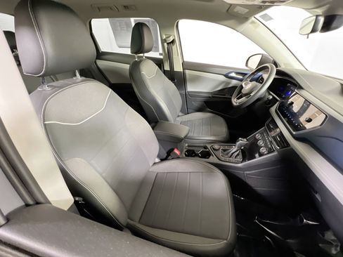 Used 2023 Volkswagen Taos SE image 27