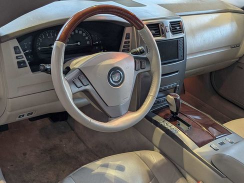 Used 2005 Cadillac XLR image 2