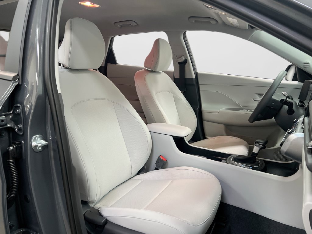 New 2027 Hyundai Kona SE FWD image 31