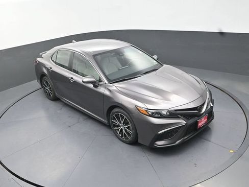 Used 2024 Toyota Camry SE FWD image 12