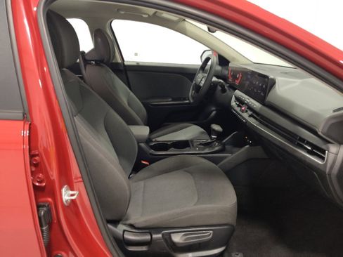 Used 2025 Kia K4 FWD image 18