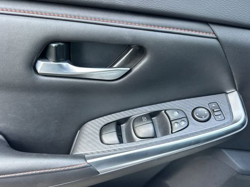 Used 2025 Nissan Sentra SR FWD image 15