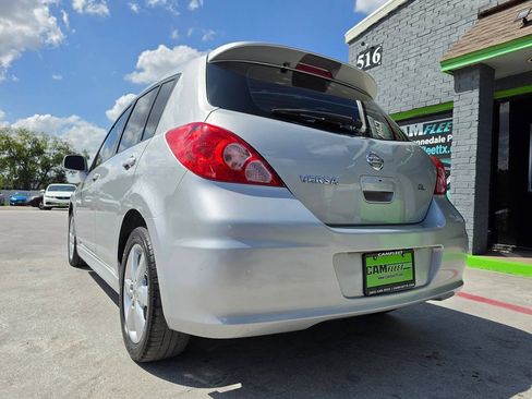 Used 2012 Nissan Versa Hatchback w/ SL Navigation Pkg FWD image 9
