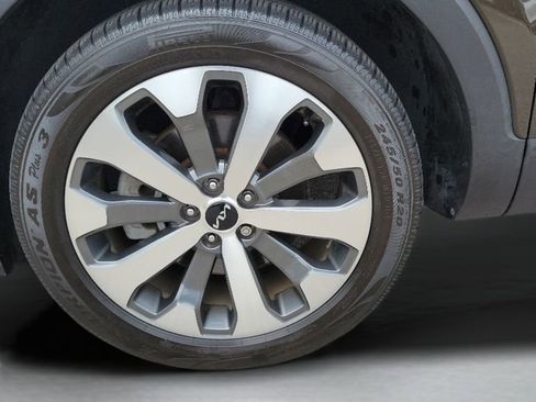 Used 2022 Kia Telluride EX w/ EX Premium Package FWD image 26