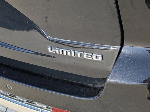 Used 2023 Jeep Grand Cherokee Limited image 7